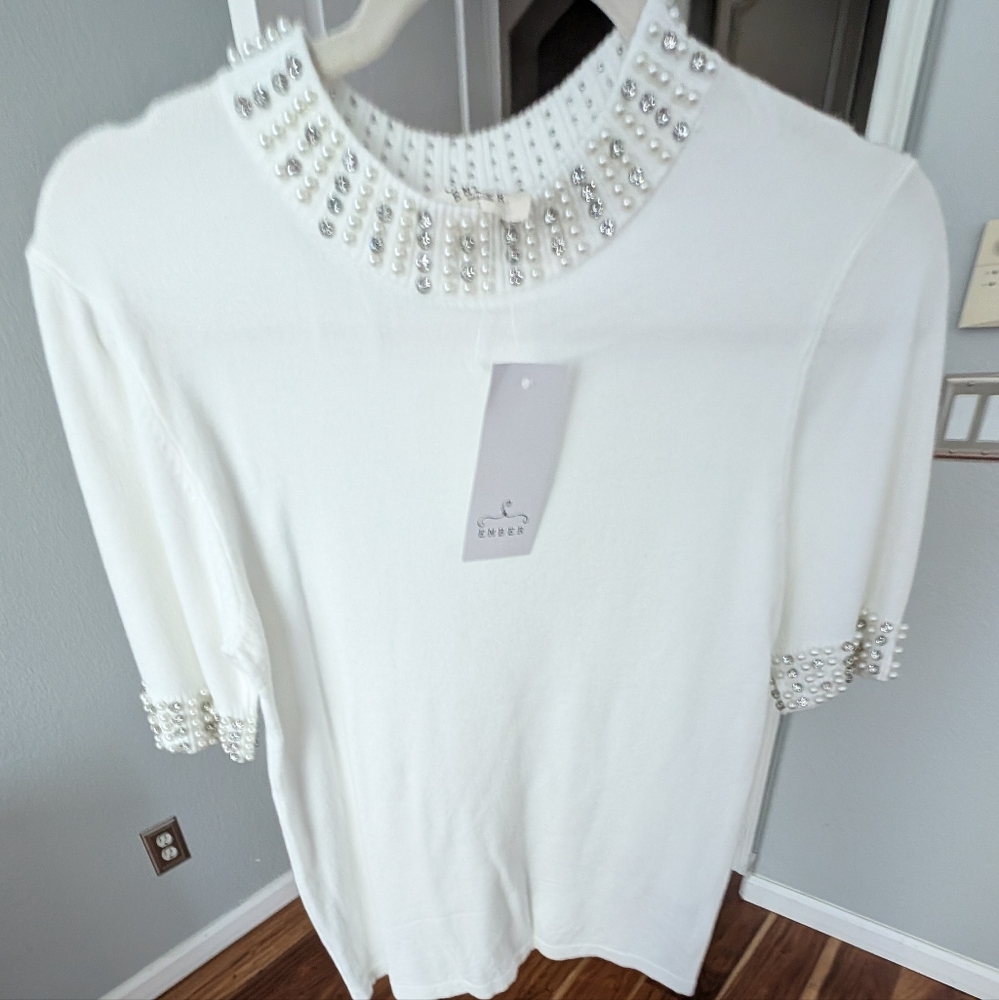 Ember Soft Embellished Sleeves + Neck Short Sleeve Sweater Size Large Nwt ❤️